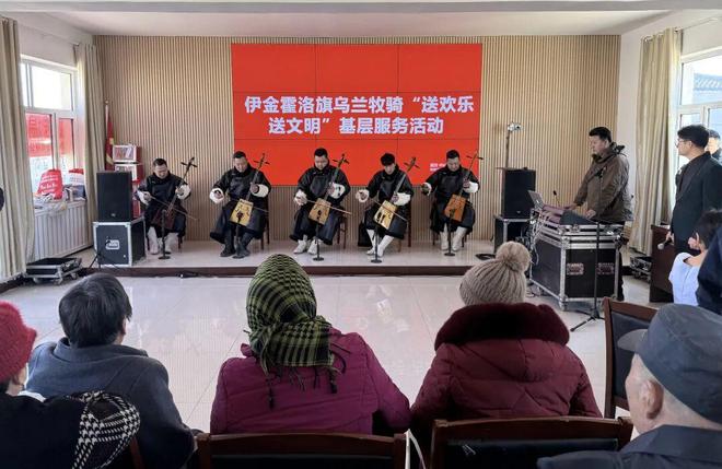伊金霍洛旗:同心掬得满庭芳石榴花开别样红